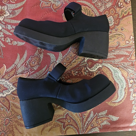 Vintage Shoes - Vintage 90s Y2k WANTED platform MaryJane Chunky Shoes 8